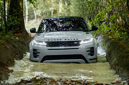 Range Rover Evoque thế hệ mới đổi thiết kế, giá từ 40.700 USD