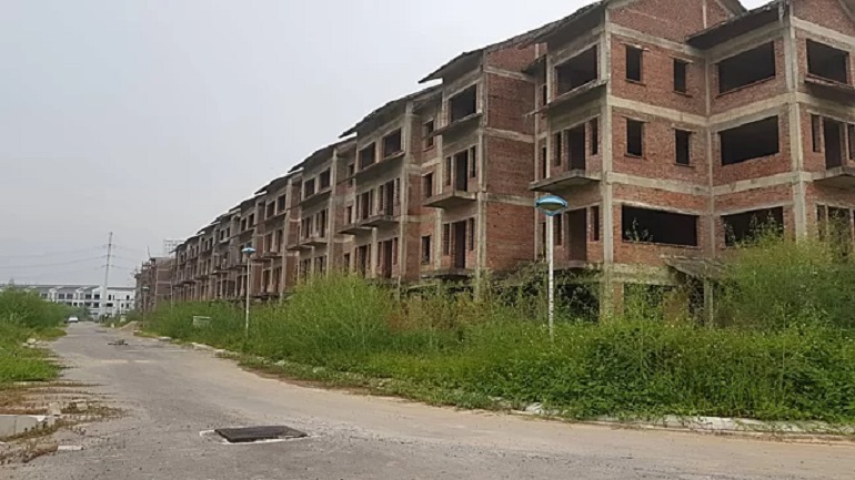 Dự án 'đắp chiếu' cả chục năm lại được rao bán