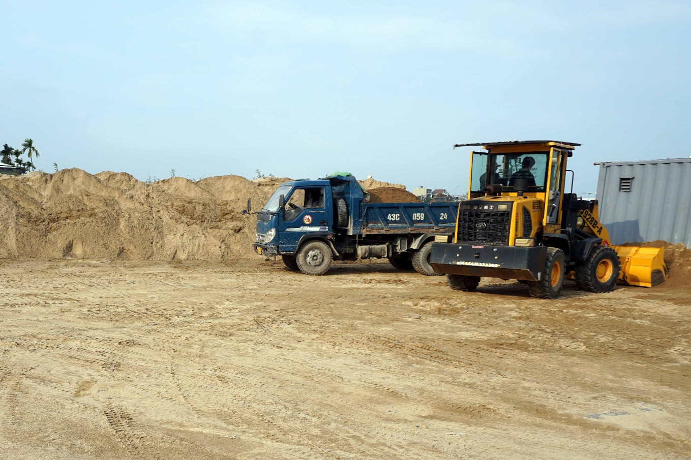 Cát khan hiếm, giá tăng phi mã, dân miền Trung lo 'vỡ kế hoạch' xây nhà