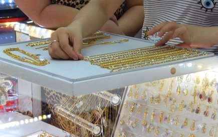 Giá vàng hôm nay 4-11: USD