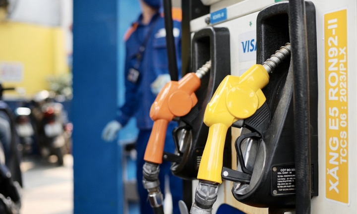 Giá xăng chiều nay dự báo giảm từ 300 – 500 đồng/lít