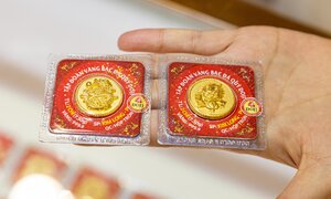 Giá vàng hôm nay 28/4: Nhà đầu tư chốt lời, vàng chững lại