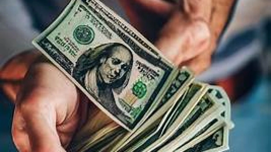 Tỷ giá USD hôm nay 19/5: Giá bán USD tăng nhẹ, đạt 26.200 đồng/USD