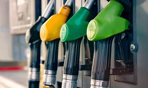 Giá xăng dầu hôm nay 3/6: Chưa ngừng đà đi lên