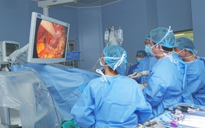 Con trai 19 tuổi hiến gan cứu cha