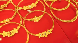 Giá vàng hôm nay 13/11: Tăng mạnh, sắp lấy lại mốc 4.200 USD/ounce